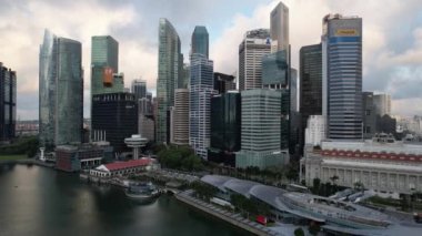 Marina Körfezi, Singapur - 13 Temmuz 2022: Singapur Tarihi Binalar ve Turist Çekimleri