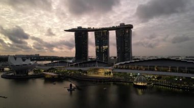 Marina Körfezi, Singapur - 13 Temmuz 2022: Singapur Tarihi Binalar ve Turist Çekimleri