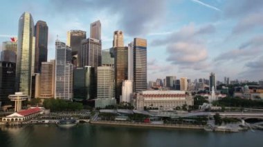 Marina Körfezi, Singapur - 13 Temmuz 2022: Singapur Tarihi Binalar ve Turist Çekimleri