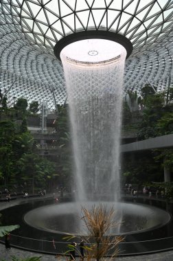 Changi, Singapur - 13 Temmuz 2022: Changi Havalimanı Modern Peyzajları