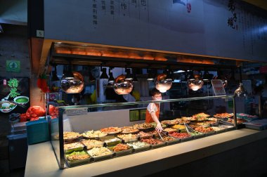 Singapur Şehri, Singapur - 16 Temmuz 2022: Bugis Sokakları, Orchard ve Çin Mahallesi