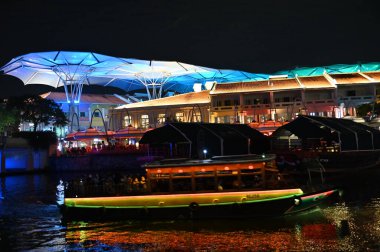 Singapur Şehri, Singapur - 16 Temmuz 2022: Bugis Sokakları, Orchard ve Çin Mahallesi