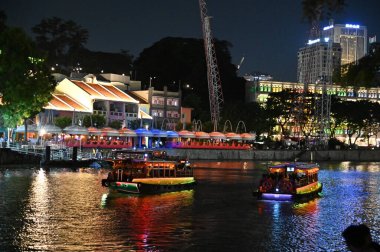 Clarke Quay, Singapur - 16 Temmuz 2022 Singapur Nehri 'nin yanındaki Meşhur ve Güzel Clarke Rıhtımı