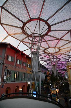 Clarke Quay, Singapur - 16 Temmuz 2022 Singapur Nehri 'nin yanındaki Meşhur ve Güzel Clarke Rıhtımı