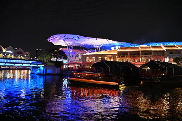 Singapur Şehri, Singapur - 16 Temmuz 2022: Bugis Sokakları, Orchard ve Çin Mahallesi