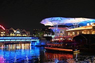 Marina Körfezi, Singapur - 13 Temmuz 2022: Singapur Tarihi Binalar ve Turist Çekimleri