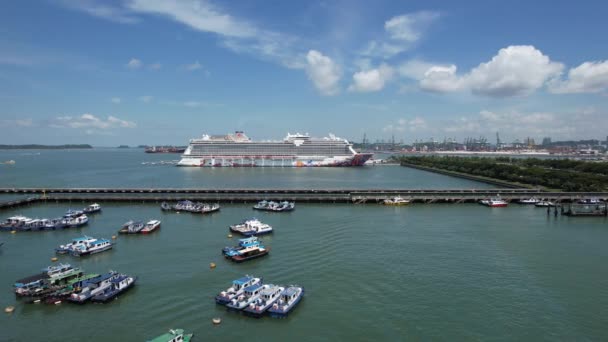 Marina Bay Singapore July 2022 Marina Bay Cruise Centre Terminal — стокове відео