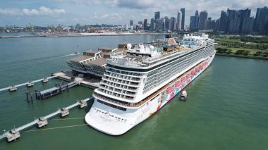 Clarke Quay, Singapur - 16 Temmuz 2022 Singapur Nehri 'nin yanındaki Meşhur ve Güzel Clarke Rıhtımı