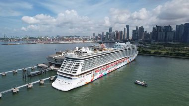 Clarke Quay, Singapur - 16 Temmuz 2022 Singapur Nehri 'nin yanındaki Meşhur ve Güzel Clarke Rıhtımı