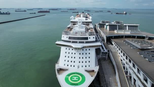 Marina Bay Singapore July 2022 Marina Bay Cruise Centre Terminal – Stock-video