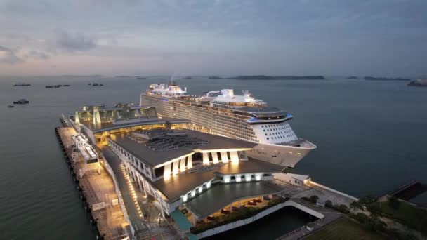 Marina Bay Singapore July 2022 Marina Bay Cruise Centre Terminal — Video Stock