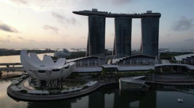 Marina Körfezi, Singapur - 13 Temmuz 2022: Singapur Tarihi Binalar ve Turist Çekimleri