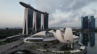Marina Körfezi, Singapur - 13 Temmuz 2022: Singapur Tarihi Binalar ve Turist Çekimleri