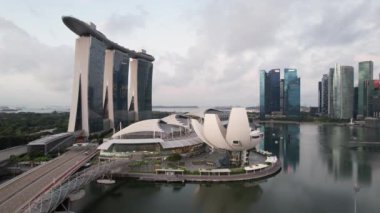 Marina Körfezi, Singapur - 13 Temmuz 2022: Singapur Tarihi Binalar ve Turist Çekimleri