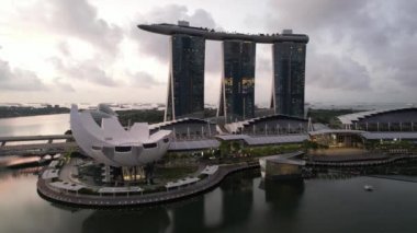 Marina Körfezi, Singapur - 13 Temmuz 2022: Singapur Tarihi Binalar ve Turist Çekimleri