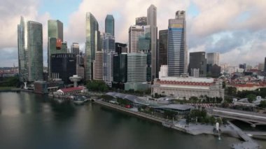 Marina Körfezi, Singapur - 13 Temmuz 2022: Singapur Tarihi Binalar ve Turist Çekimleri