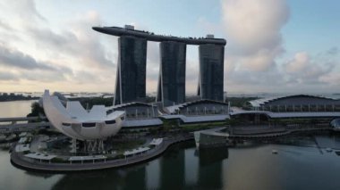 Marina Körfezi, Singapur - 13 Temmuz 2022: Singapur Tarihi Binalar ve Turist Çekimleri