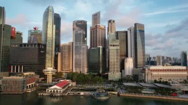 Marina Körfezi, Singapur - 13 Temmuz 2022: Singapur Tarihi Binalar ve Turist Çekimleri