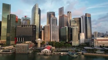 Marina Körfezi, Singapur - 13 Temmuz 2022: Singapur Tarihi Binalar ve Turist Çekimleri