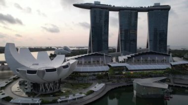 Marina Körfezi, Singapur - 13 Temmuz 2022: Singapur Tarihi Binalar ve Turist Çekimleri