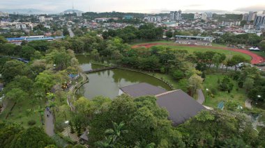 Kuching, Malezya - 1 Ağustos 2022: Geleneksel Kuching Festivali Sokak Fuarı