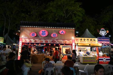 Kuching, Malezya - 1 Ağustos 2022: Geleneksel Kuching Festivali Sokak Fuarı