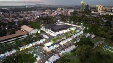 Kuching, Malezya - 1 Ağustos 2022: Geleneksel Kuching Festivali Sokak Fuarı