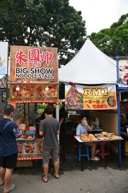 Kuching, Malezya - 1 Ağustos 2022: Geleneksel Kuching Festivali Sokak Fuarı