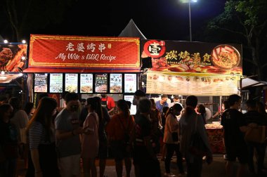 Kuching, Malezya - 1 Ağustos 2022: Geleneksel Kuching Festivali Sokak Fuarı