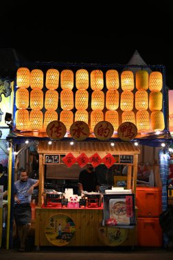 Kuching, Malezya - 1 Ağustos 2022: Geleneksel Kuching Festivali Sokak Fuarı