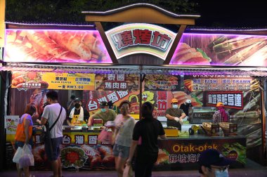 Kuching, Malezya - 1 Ağustos 2022: Geleneksel Kuching Festivali Sokak Fuarı