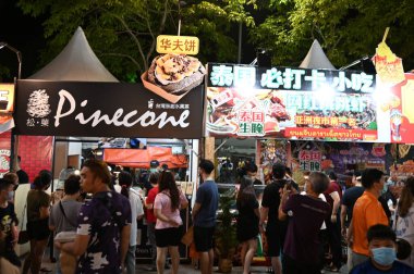 Kuching, Malezya - 1 Ağustos 2022: Geleneksel Kuching Festivali Sokak Fuarı