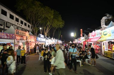 Kuching, Malezya - 1 Ağustos 2022: Geleneksel Kuching Festivali Sokak Fuarı