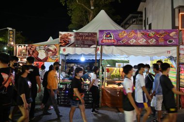 Kuching, Malezya - 1 Ağustos 2022: Geleneksel Kuching Festivali Sokak Fuarı