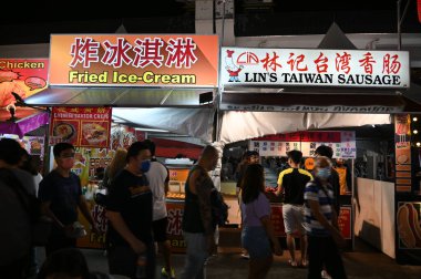 Kuching, Malezya - 1 Ağustos 2022: Geleneksel Kuching Festivali Sokak Fuarı