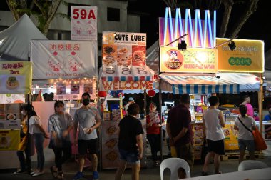 Kuching, Malezya - 1 Ağustos 2022: Geleneksel Kuching Festivali Sokak Fuarı