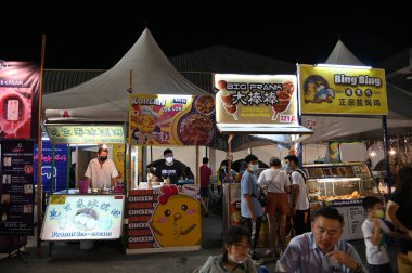 Kuching, Malezya - 1 Ağustos 2022: Geleneksel Kuching Festivali Sokak Fuarı