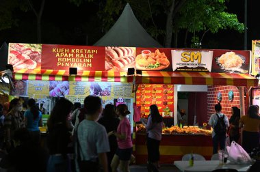 Kuching, Malezya - 1 Ağustos 2022: Geleneksel Kuching Festivali Sokak Fuarı