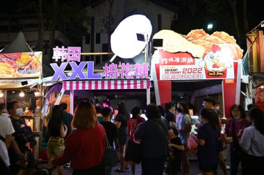 Kuching, Malezya - 1 Ağustos 2022: Geleneksel Kuching Festivali Sokak Fuarı