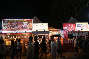 Kuching, Malezya - 1 Ağustos 2022: Geleneksel Kuching Festivali Sokak Fuarı