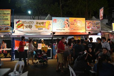 Kuching, Malezya - 1 Ağustos 2022: Geleneksel Kuching Festivali Sokak Fuarı