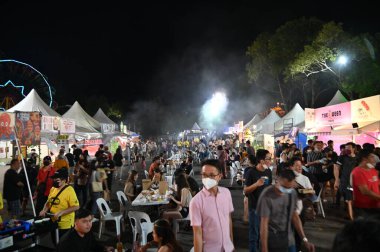 Kuching, Malezya - 1 Ağustos 2022: Geleneksel Kuching Festivali Sokak Fuarı