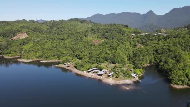米尔福德声音和怀疑声音的山脉和峡湾 新西兰 沙捞越本戈谷地 — 图库视频影像