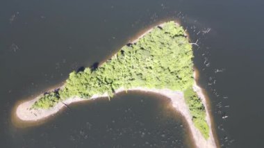 Milford Ses ve Kuşkulu Ses 'in Dağları ve Fiyortları, Yeni Zelanda. Bengoh Vadisi, Sarawak.
