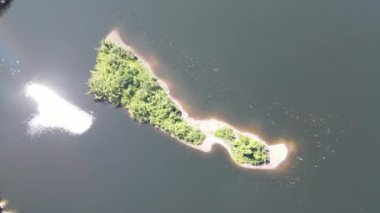 Milford Ses ve Kuşkulu Ses 'in Dağları ve Fiyortları, Yeni Zelanda. Bengoh Vadisi, Sarawak.