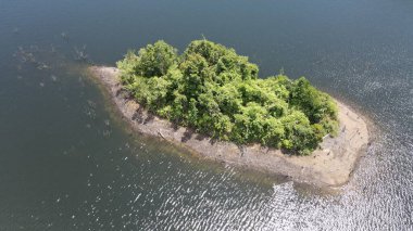 Milford Ses ve Kuşkulu Ses 'in Dağları ve Fiyortları, Yeni Zelanda. Bengoh Vadisi, Sarawak.