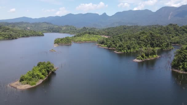 米尔福德声音和怀疑声音的山脉和峡湾 新西兰 沙捞越本戈谷地 — 图库视频影像