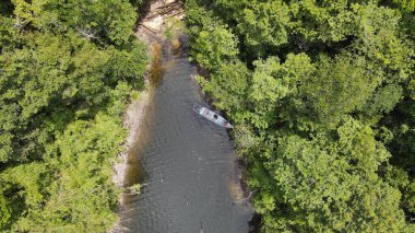 Milford Ses ve Kuşkulu Ses 'in Dağları ve Fiyortları, Yeni Zelanda. Bengoh Vadisi, Sarawak.