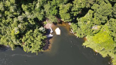 Milford Ses ve Kuşkulu Ses 'in Dağları ve Fiyortları, Yeni Zelanda. Bengoh Vadisi, Sarawak.