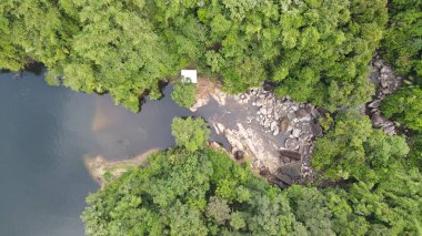 Milford Ses ve Kuşkulu Ses 'in Dağları ve Fiyortları, Yeni Zelanda. Bengoh Vadisi, Sarawak.
